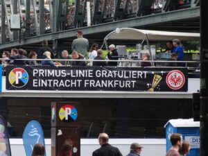 Primus-Linie gratuliert Eintracht Frankfurt
