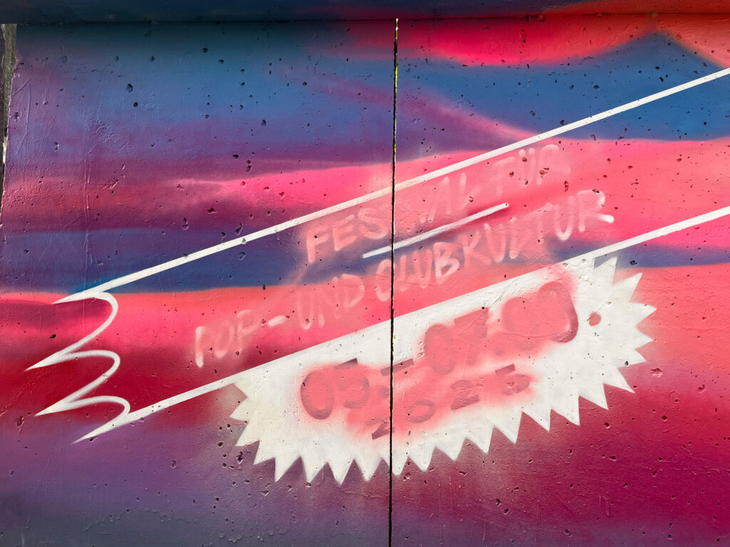 Riviera Festival Offenbach - Werbewand am Hafen in durchgestrichen