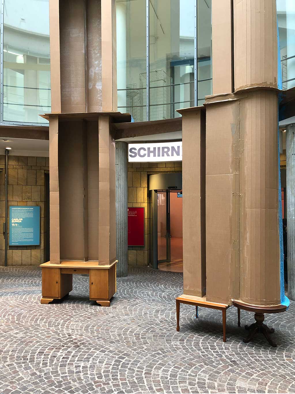 Carlos Bunga in der Rotunde der Schirn Kunsthalle Frankfurt