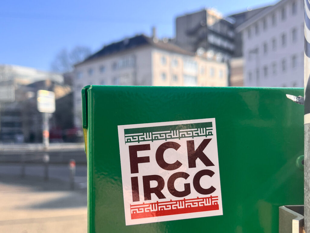 RUN DMC Logo-Meme: FCK IRGC