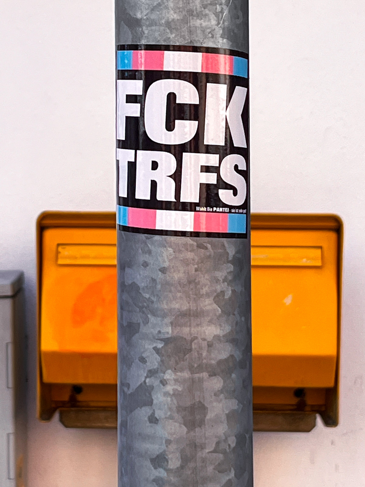 RUN DMC Logo-Meme: FCK TRFS