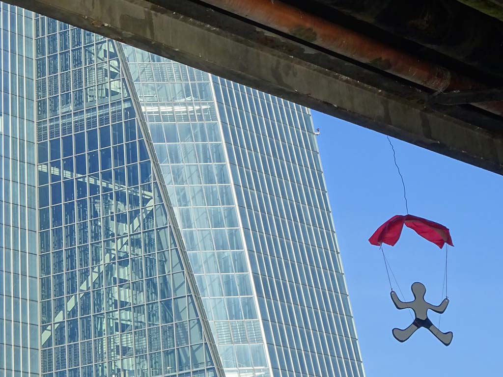 Sykdiver in front of the ECB in Frankfurt