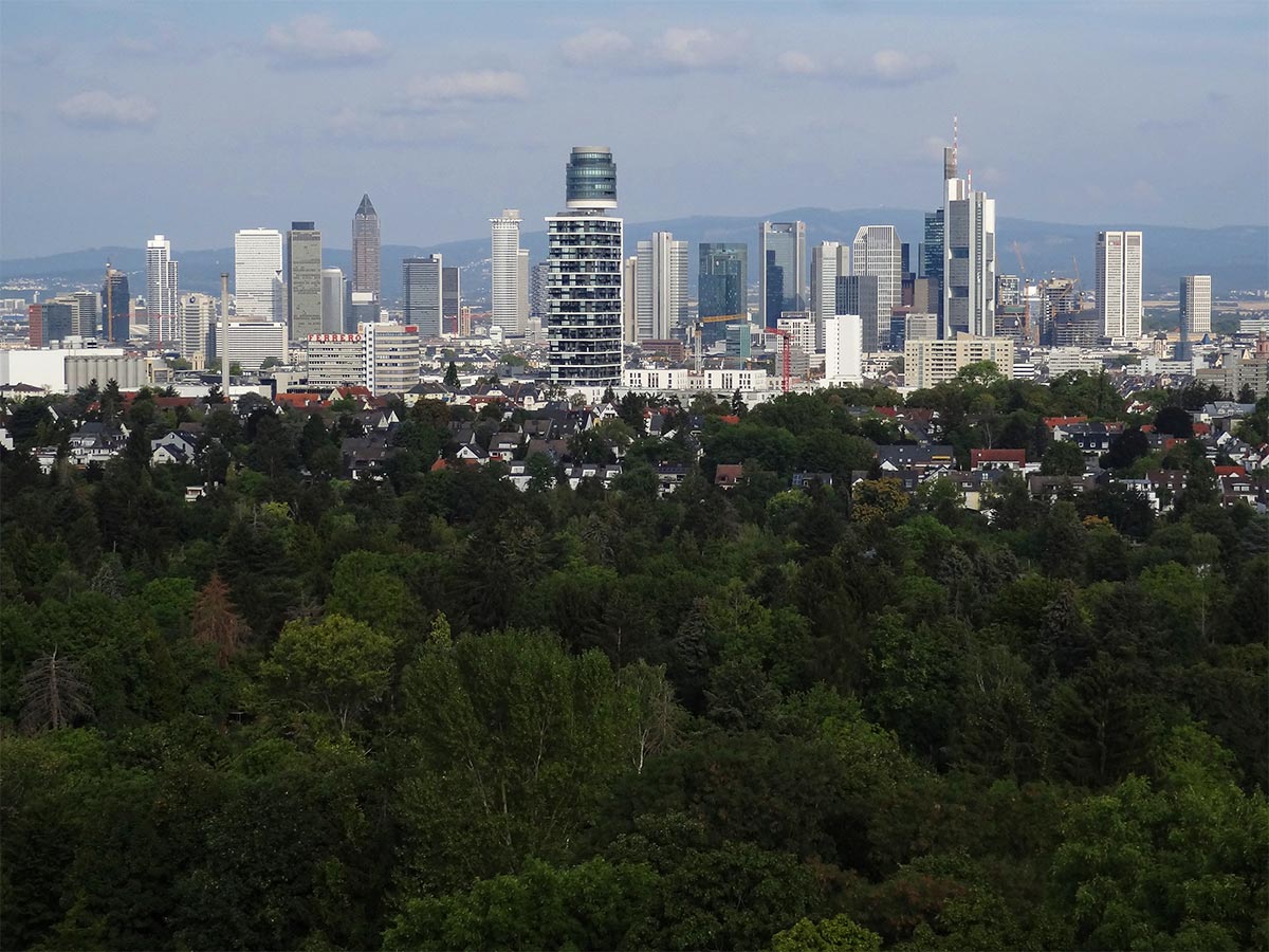 Skyline-Ausblick vom Goetheturm in Frankfurt am Main