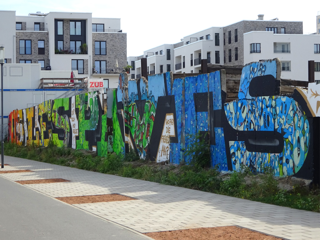 Sous les paves la plage - Graffiti im Hafen Offenbach