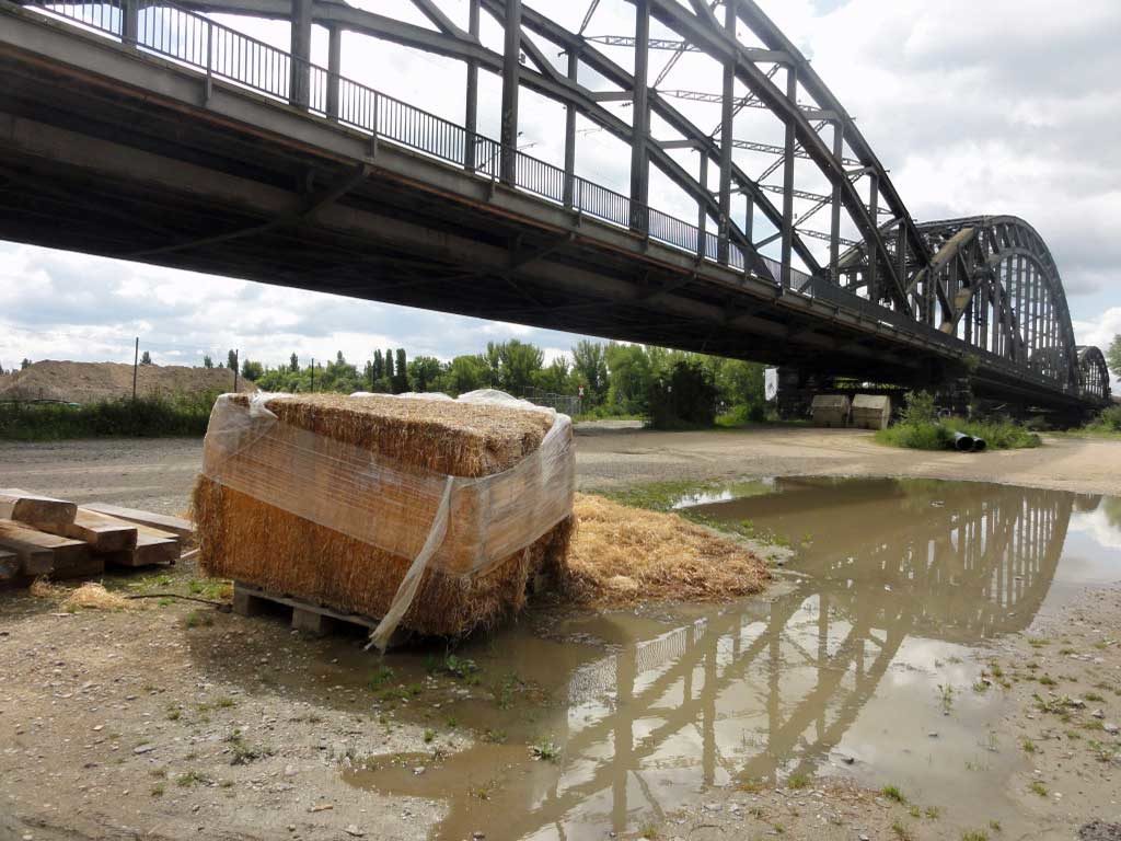 Spiegelung der Deutschherrnbrücke