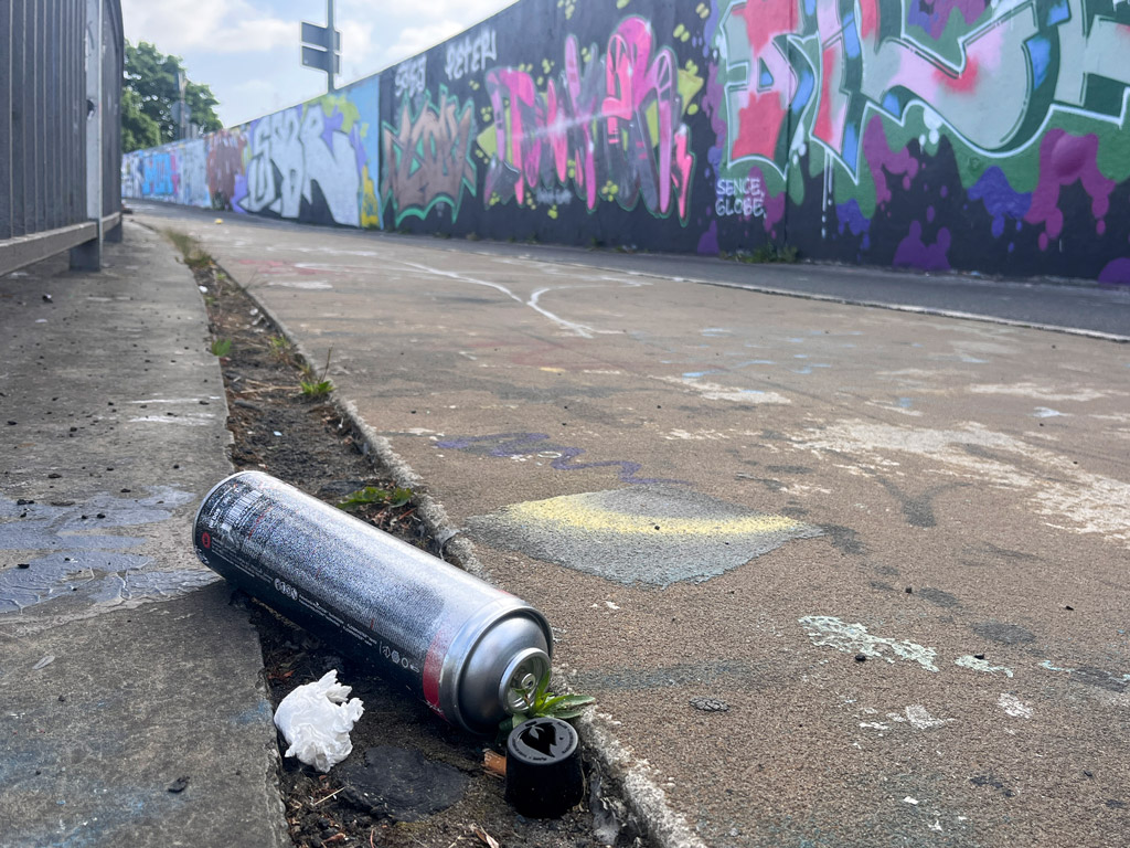 Sprühdosenmüll am Ratswegkreisel