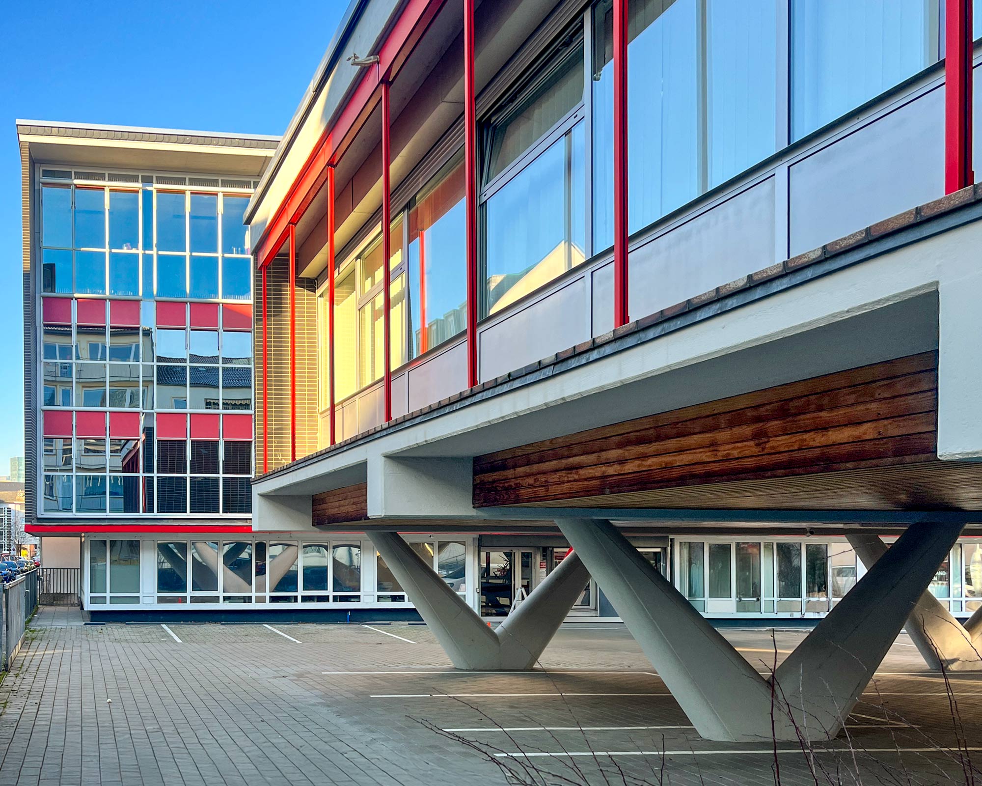 Architektur von Günther Balser: Haus der SPD in Frankfurt am Main