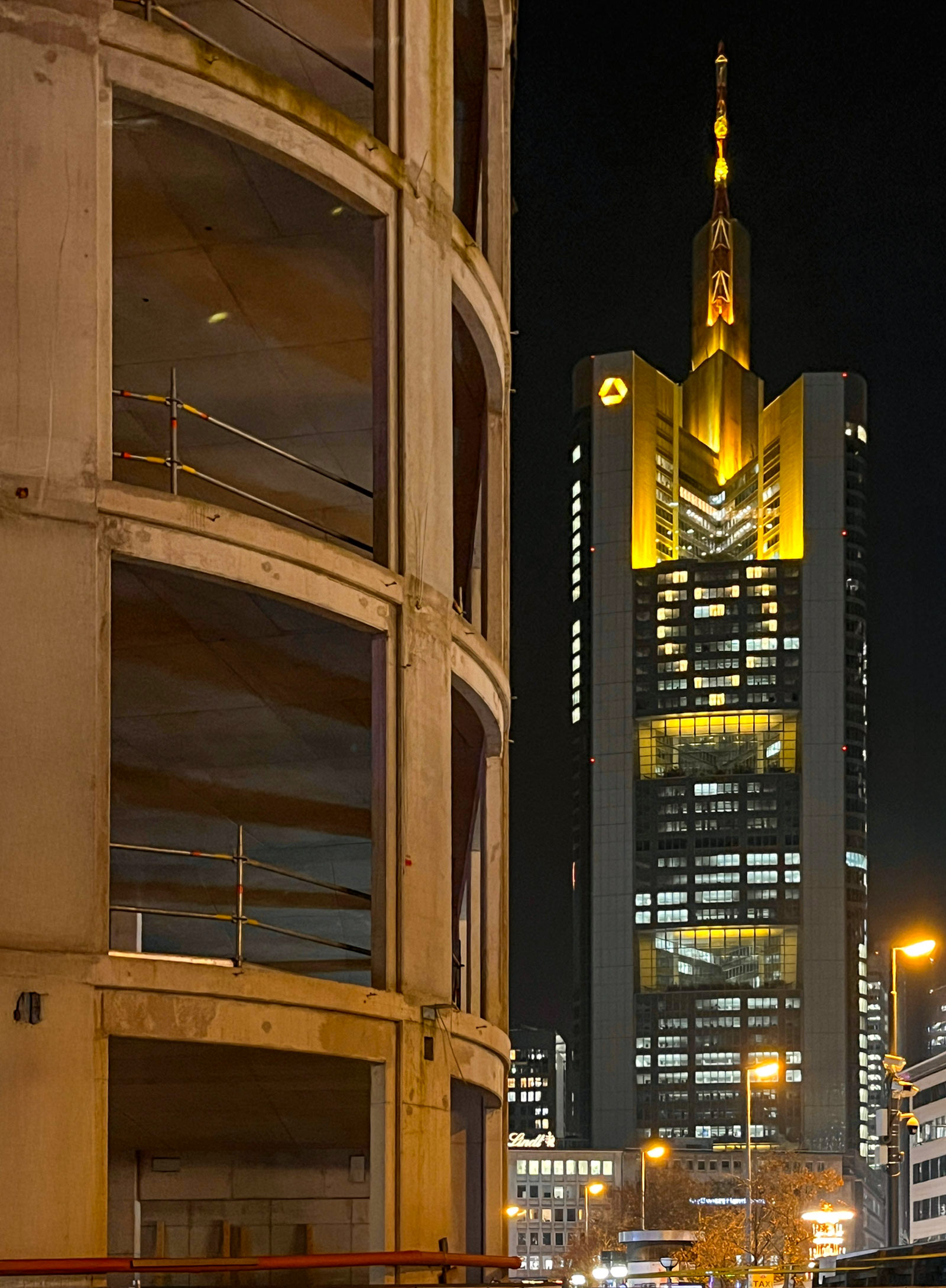 Stadtbilder Frankfurt – Commerzbank Tower und neuer Rohbau an der Hauptwache