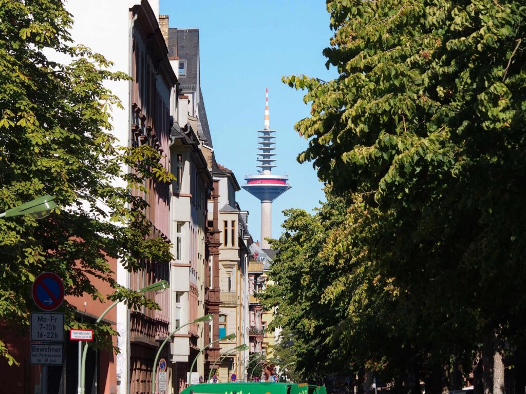 Stadtbilder Frankfurt – Europaturm, vom Nordend gesehen