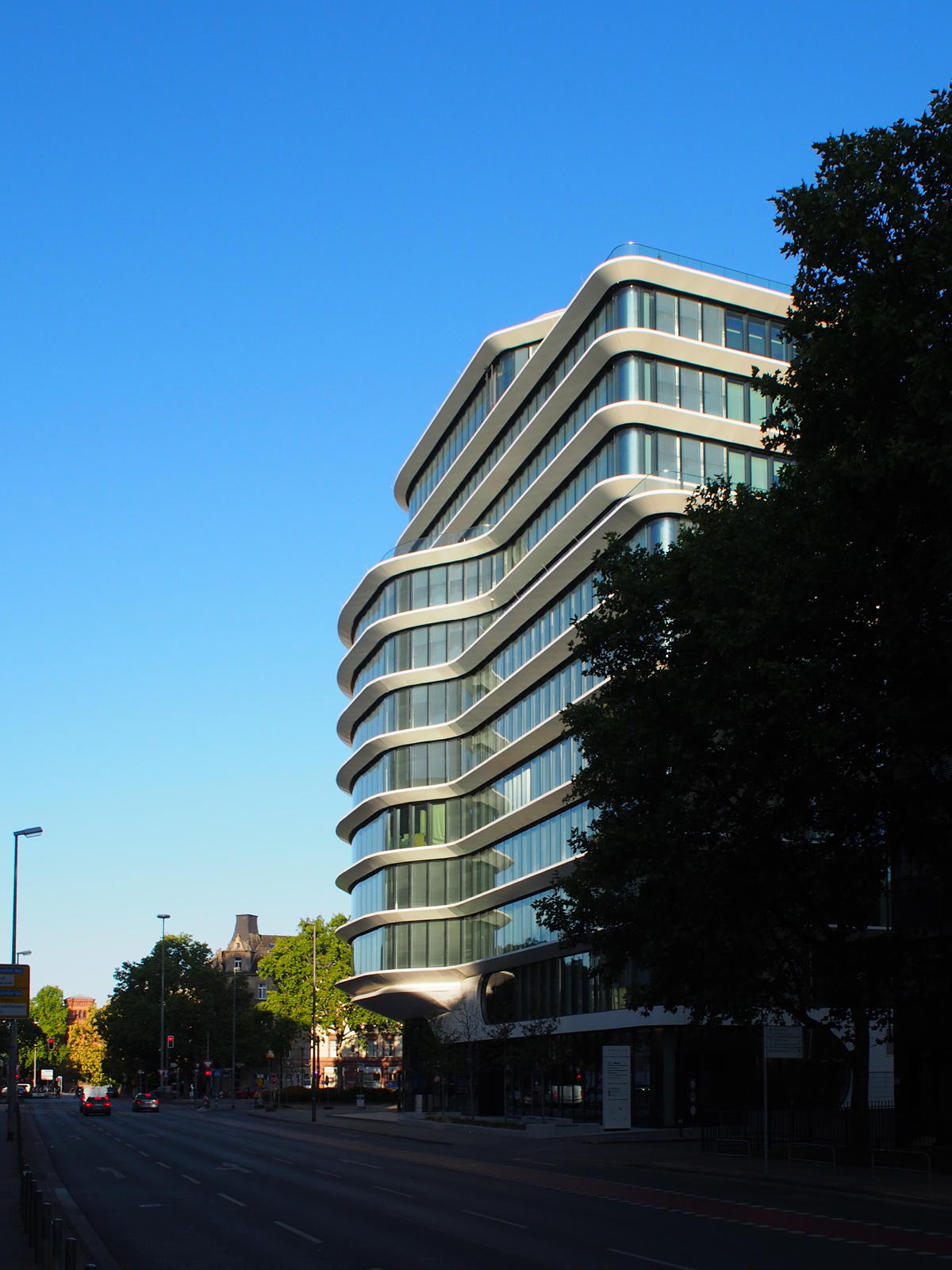 Stadtbilder Frankfurt – Kreisler-Gebäude mit Hauptsitz von Nestlé