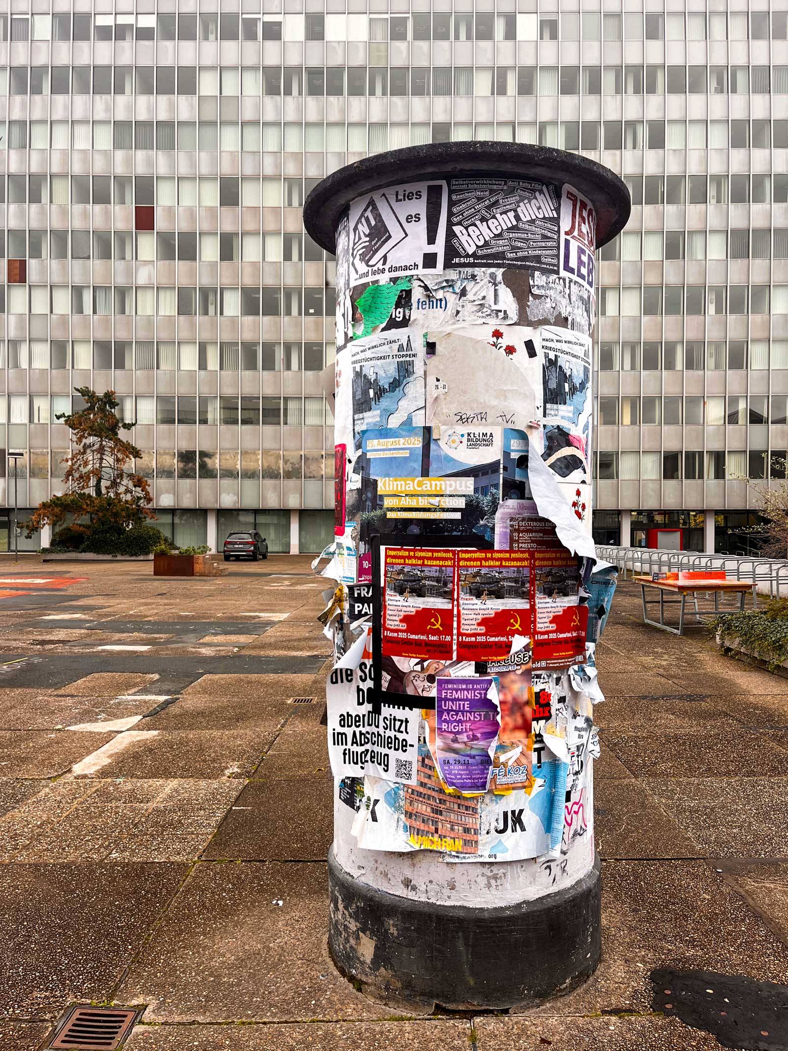 Stadtbilder Frankfurt - Litfasssäule
