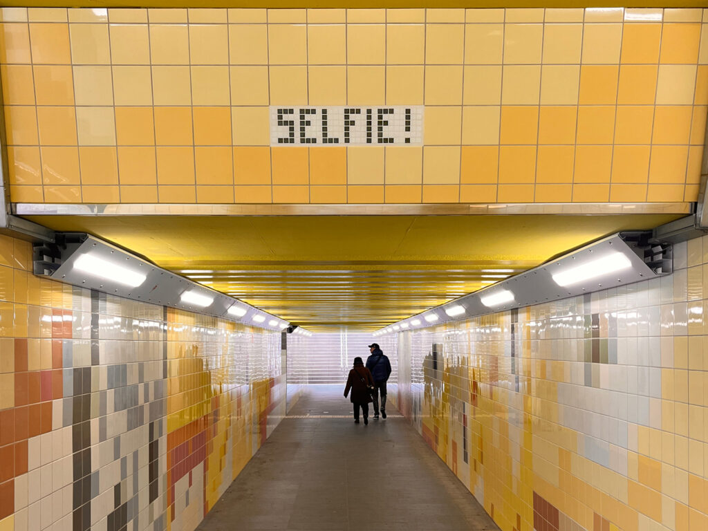 Stadtbilder Frankfurt – Pixelfont, Selfie-Spot in Griesheim