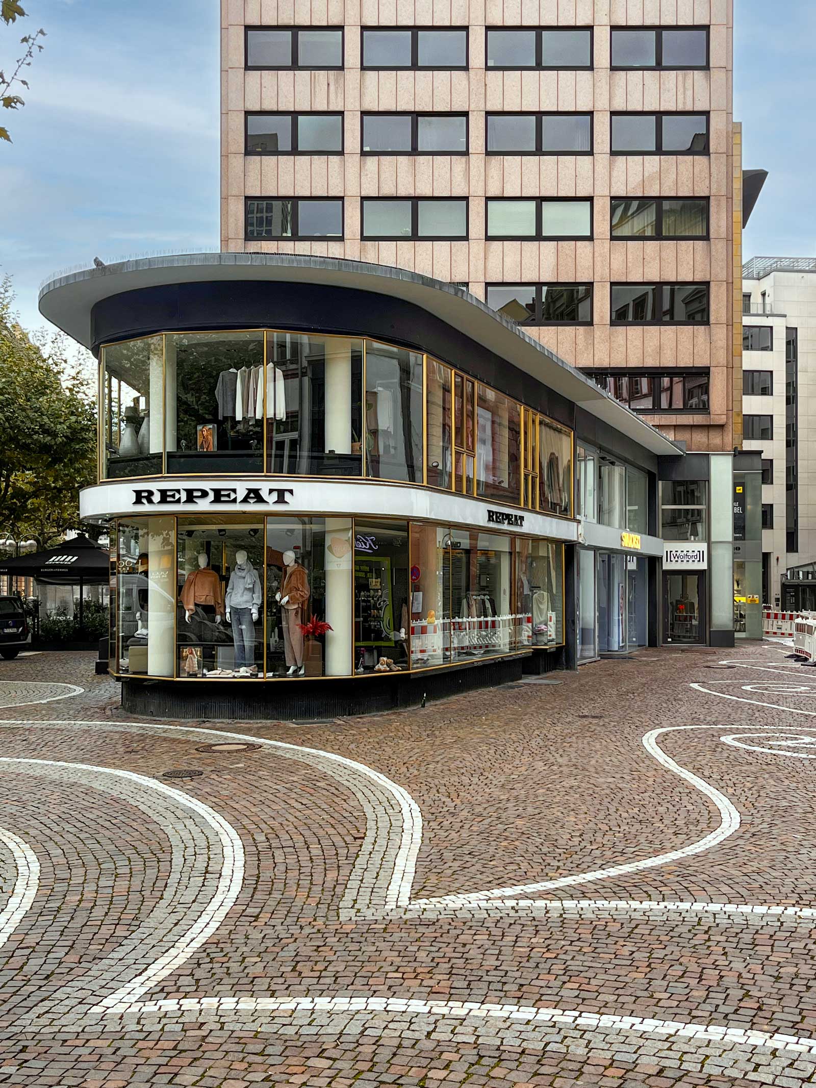 Stadtbilder Frankfurt - Repeat-Store in der Freßgass’