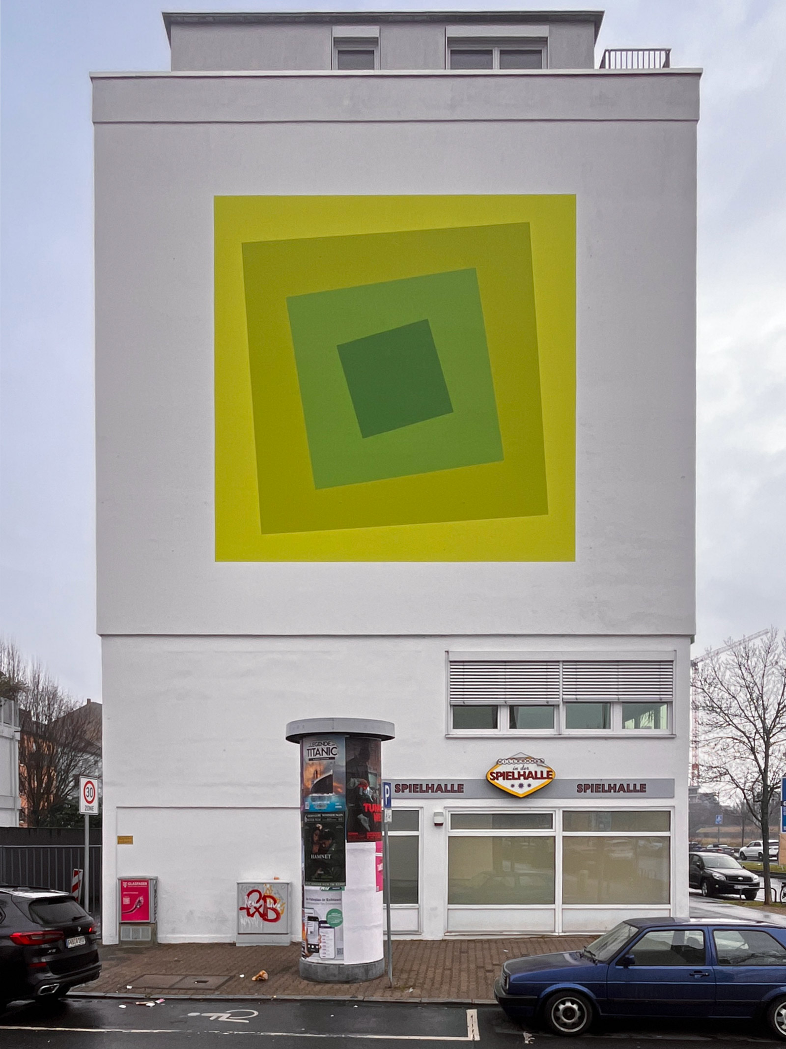 Stadtbilder Frankfurt – Wandbild mit grünen Quadraten im Ostend