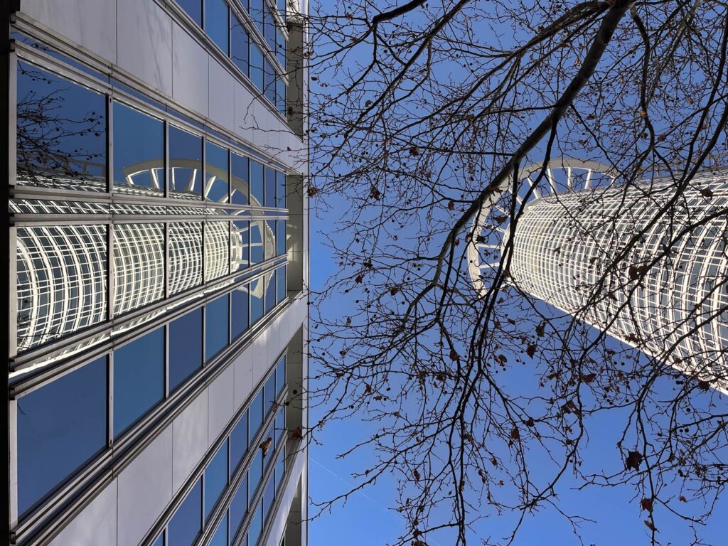 Stadtbilder Frankfurt – Westend Tower, Spiegelung