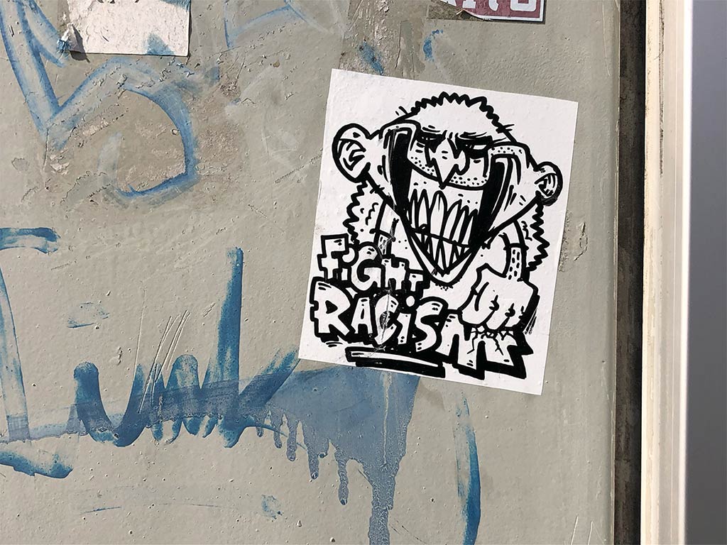 Sticker Art in Frankfurt: Dawgtor C