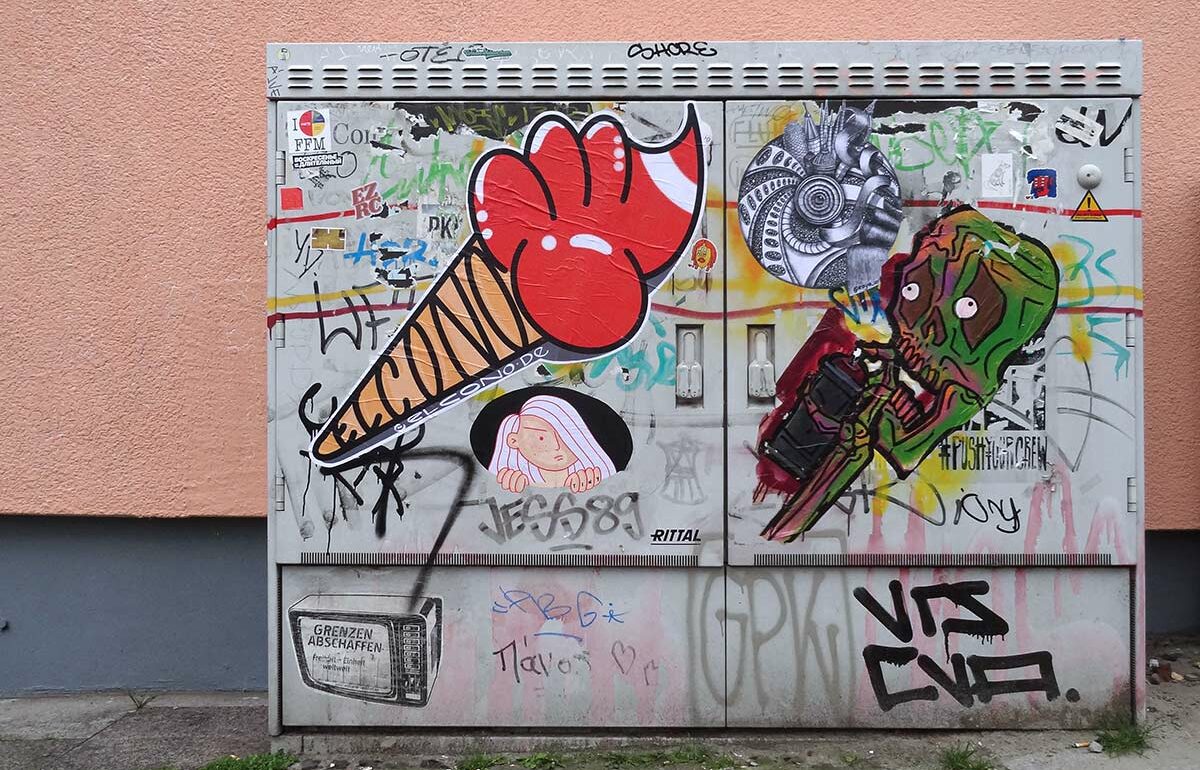 Streetart in Frankfurt von Kaya Mattiuzzo, Filthy Freak, El Cono De und Tiny Hands Big Heart