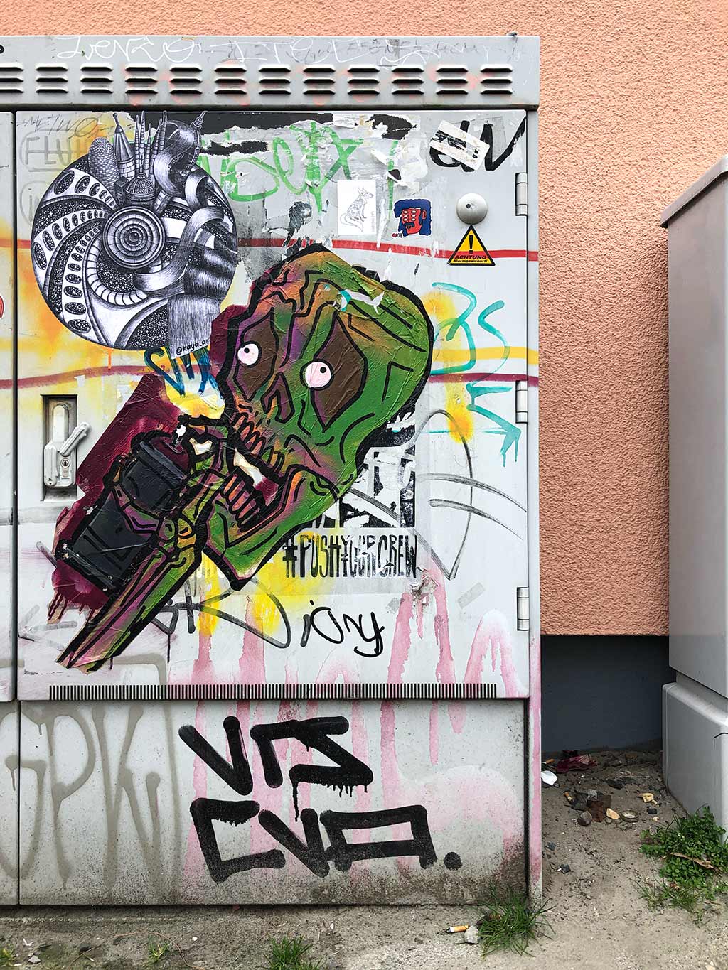 Streetart in Frankfurt von Kaya Mattiuzzo und Filthy Freak
