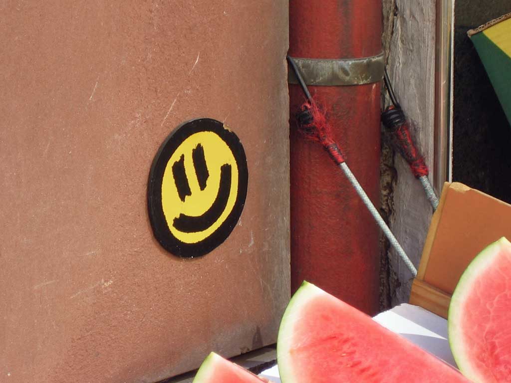 Gelber Smiley in der Streetart