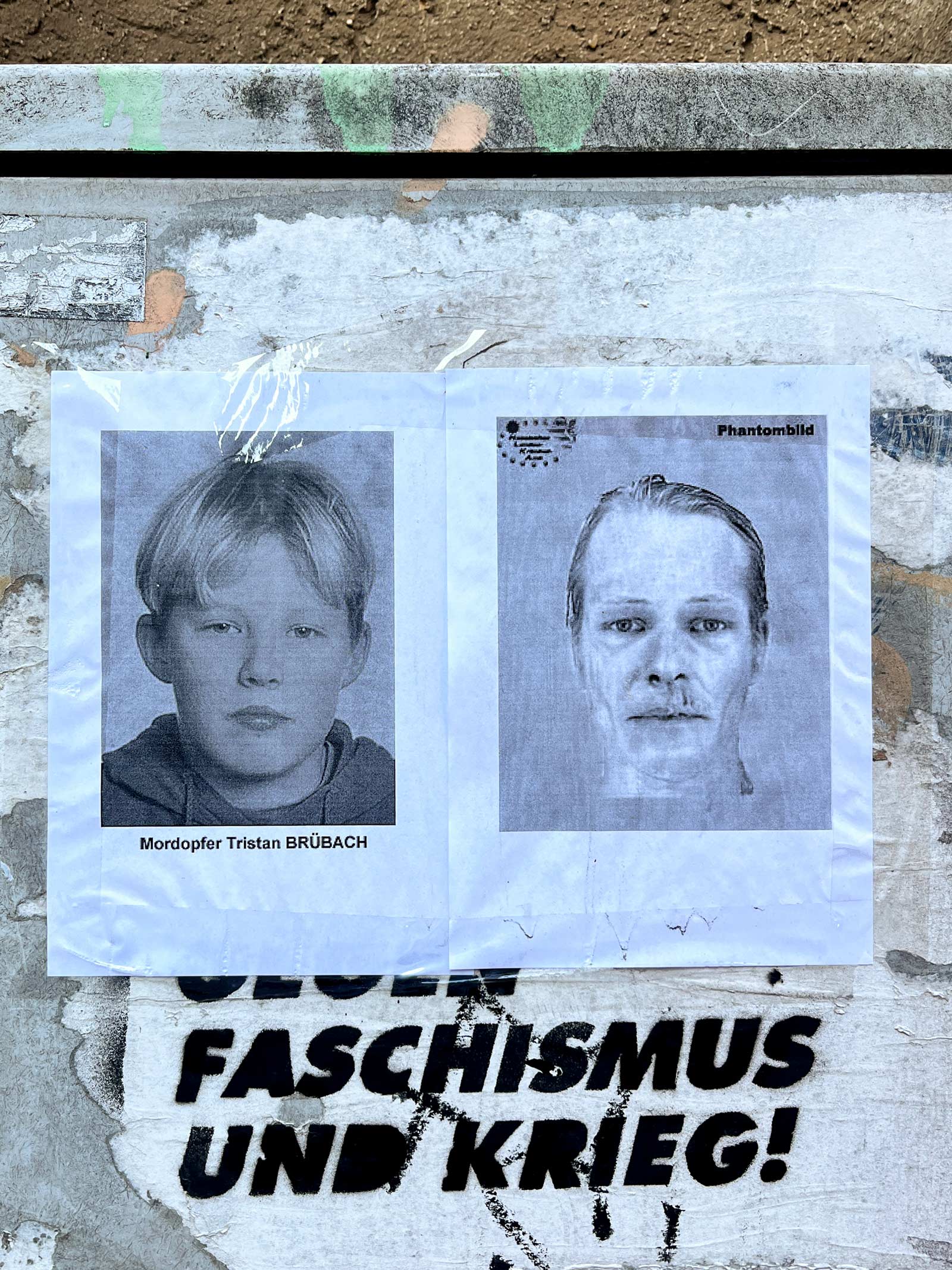 Suchzettel im öffentlichen Raum Frankfurts: Mordopfer Tristan und Phantombild