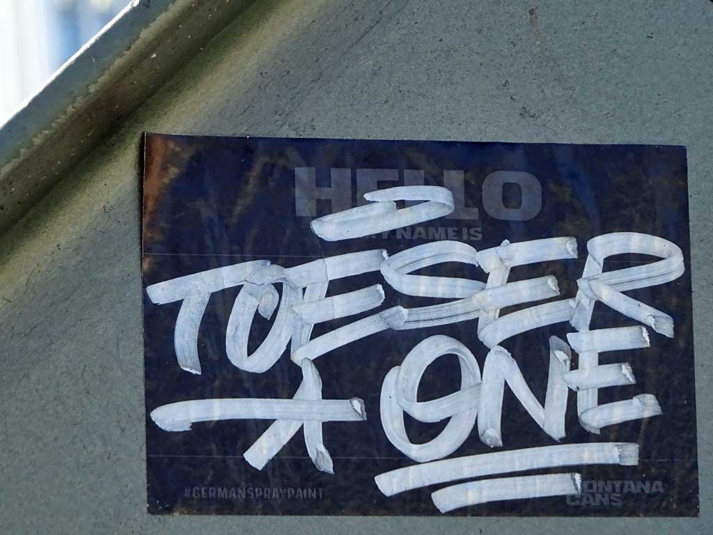 Aufkleber mit dem Tag TOESER ONE