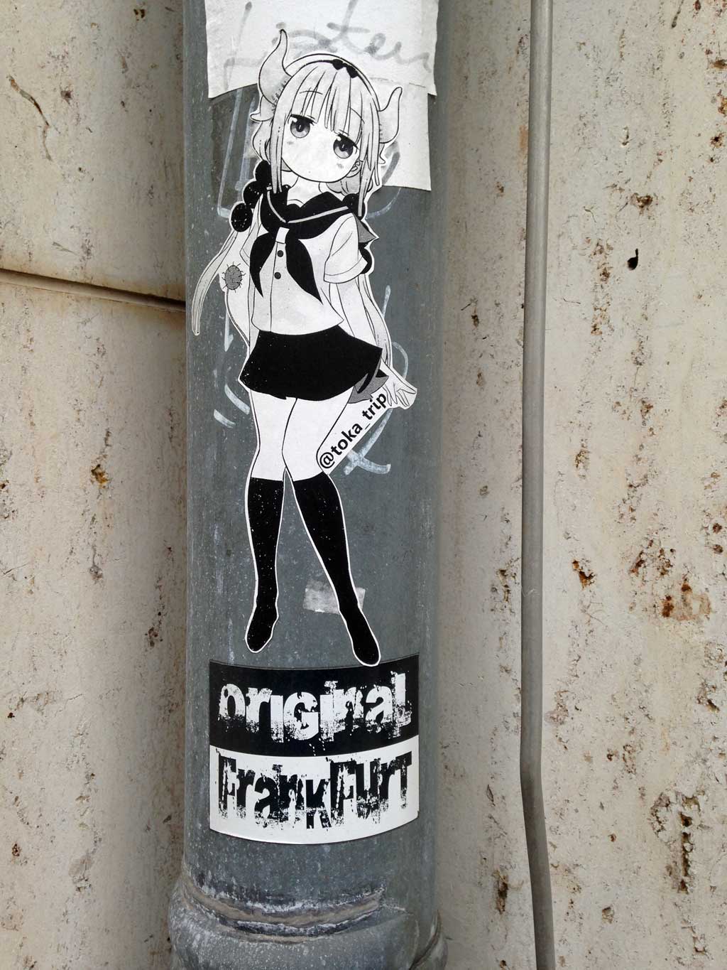 Aufkleber eines Anime-Girls von Toka Trip und „Original Frankfurt“