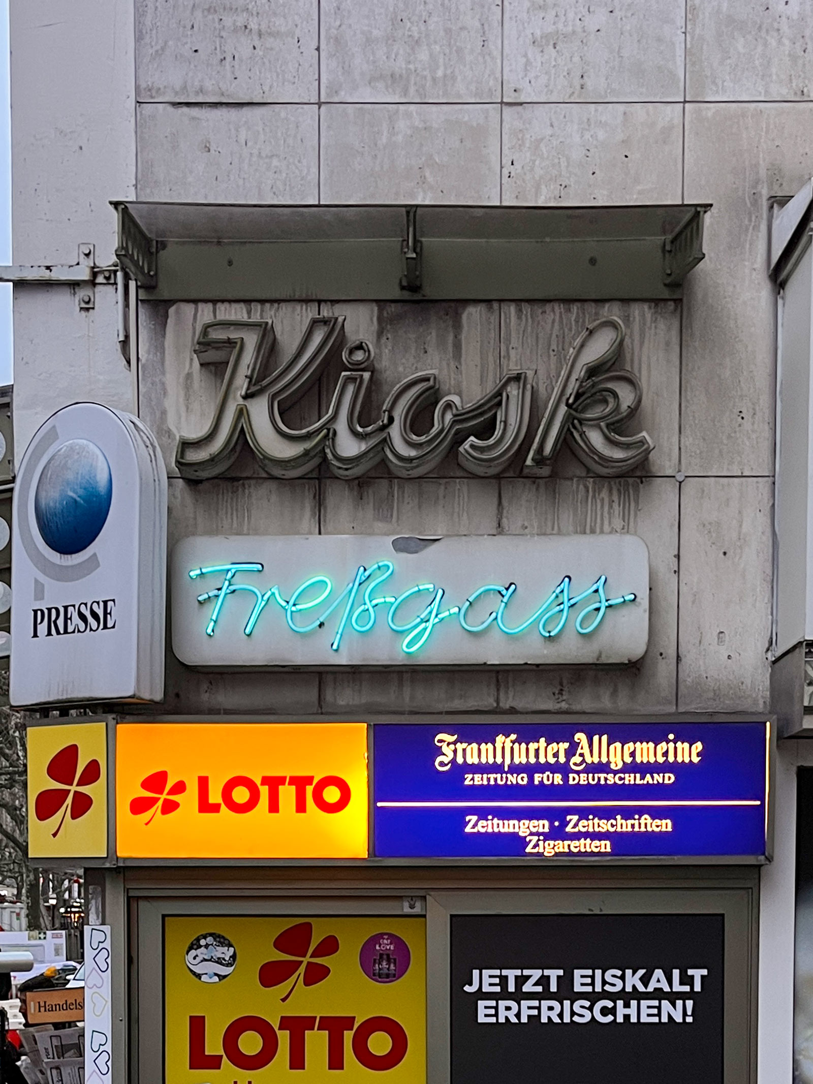 Typografie in Frankfurt – Kiosk Freßgass