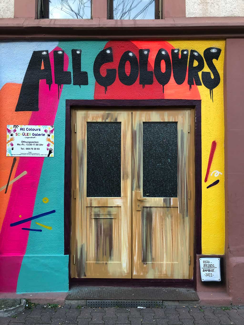 Urban Art Frankfurt - »All Colours«-Mural an der Schüler Galerie in Bockenheim