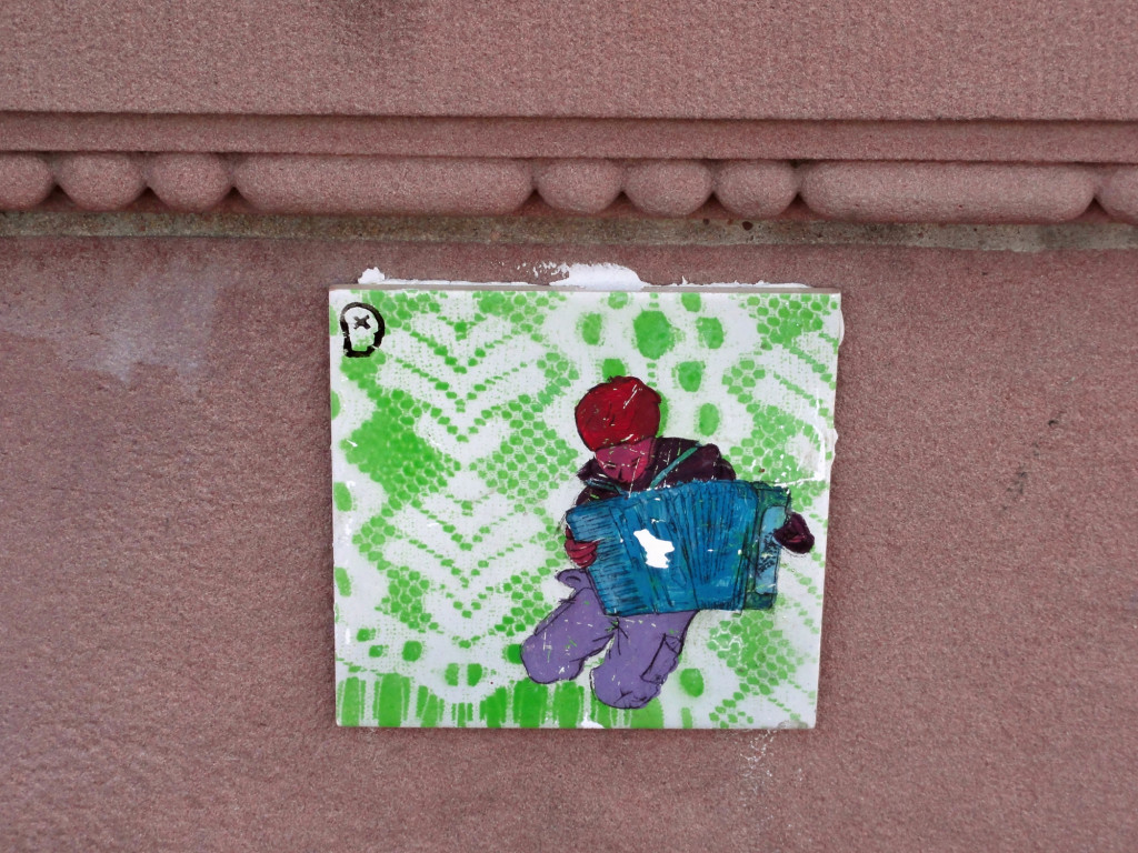 Urban Art Frankfurt - Akkordeonspieler auf Fliese