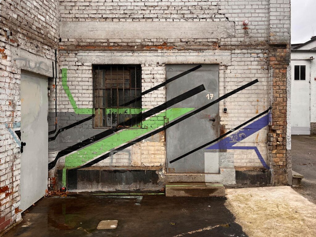 Urban Art Frankfurt - Diagonale Linien an Wand bei der ehemaligen Dondorf Druckerei