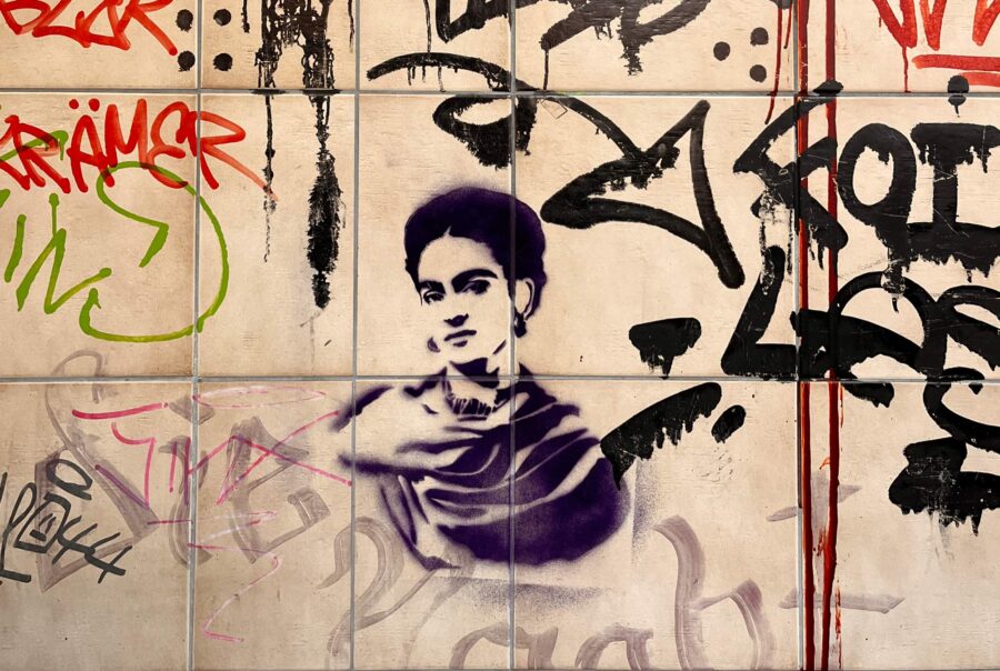 Urban Art Frankfurt – März und April 2026 (Stencil von Frida Kahlo)