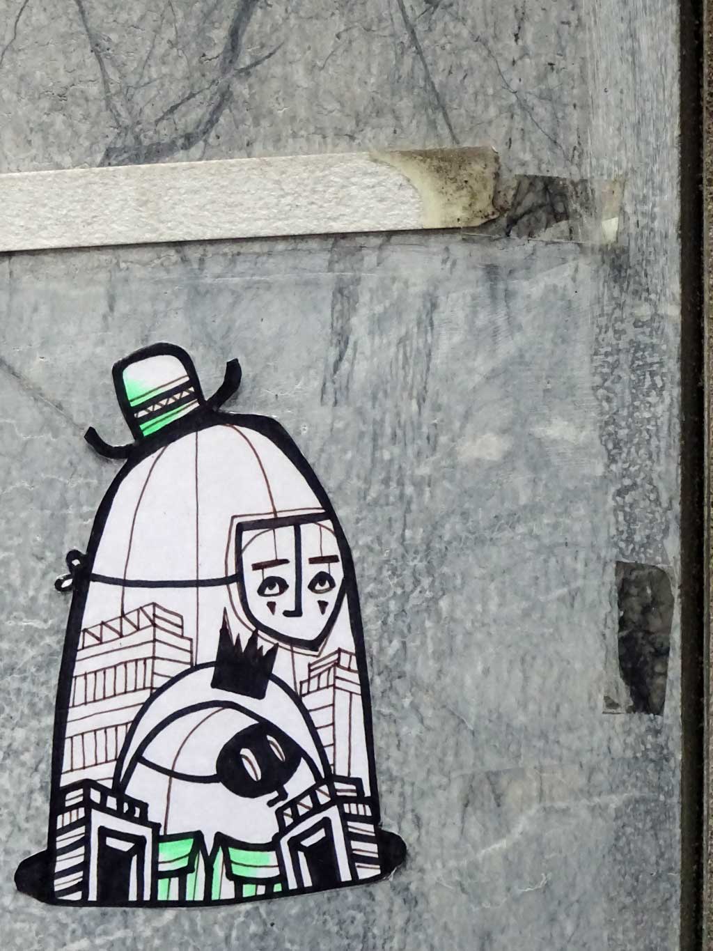 Aufkleber des Künstlers PYC in Frankfurt