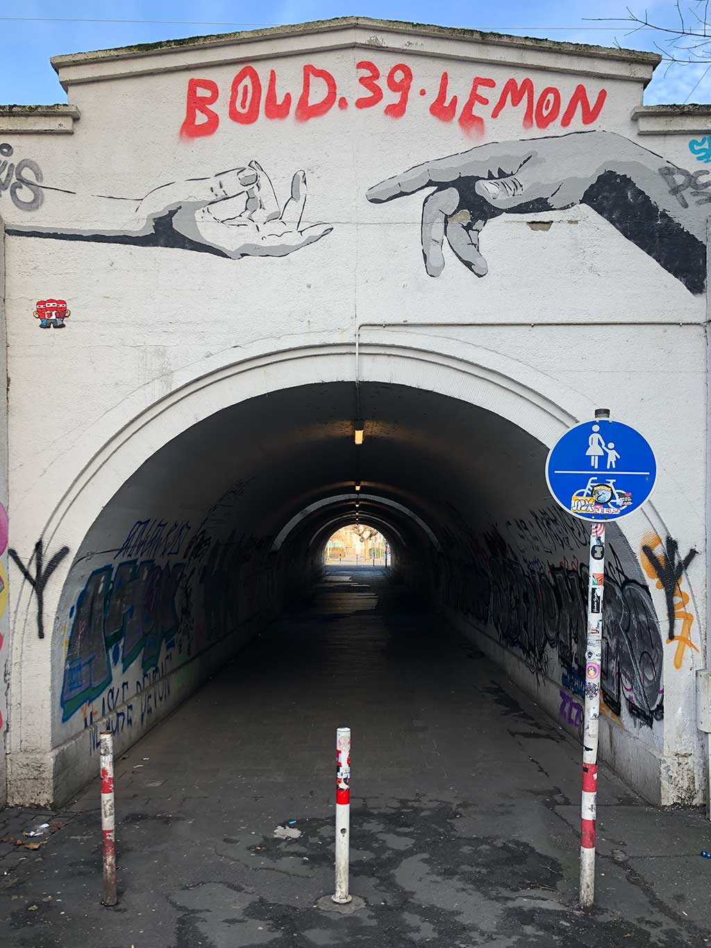 Urban Art Offenbach - Creation of Life Hands