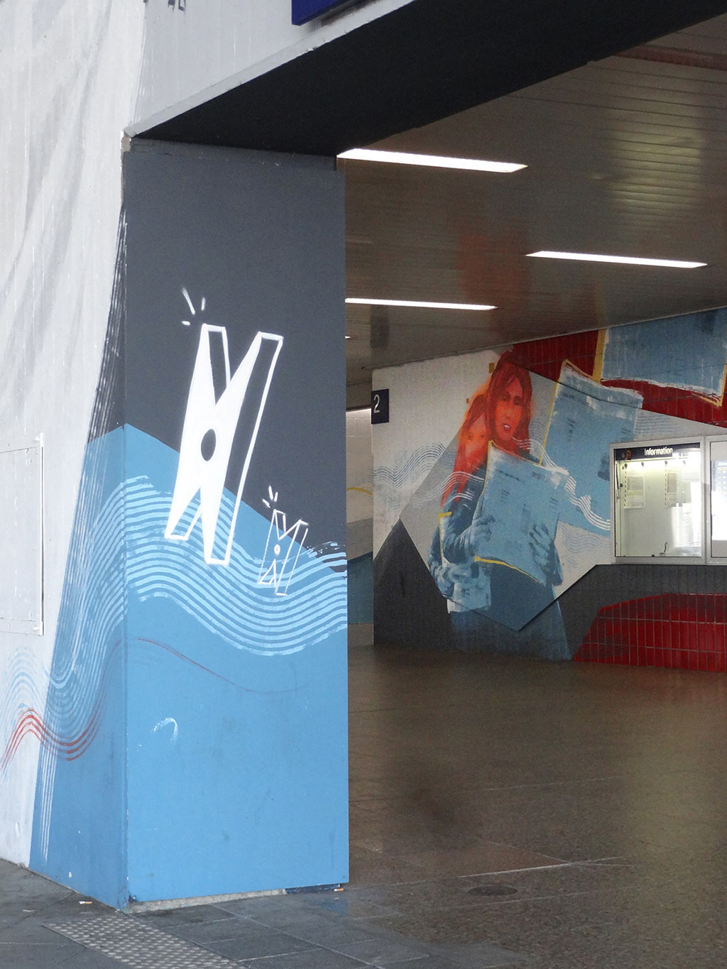 Urban Art von Guido Zimmermann in der S-Bahn-Station Niederrad in Frankfurt