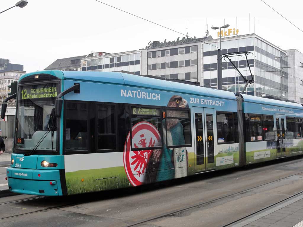 Eintracht Frankfurt-Straßenbahn von der VGF