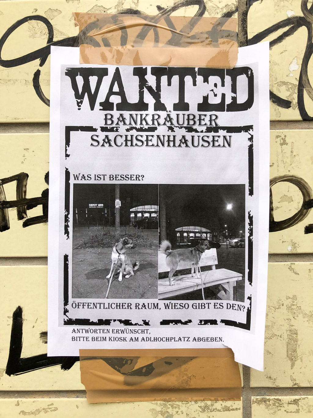 „Wanted Bankräuber Sachsenhausen“-Zettel über eine vermisste Sitzbank in Frankfurt