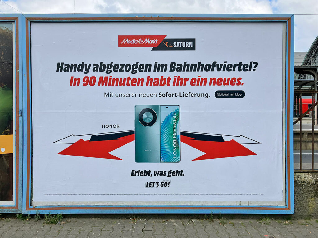 Werbeplakat mit Bezug zum Bahnhofsviertel in Frankfurt