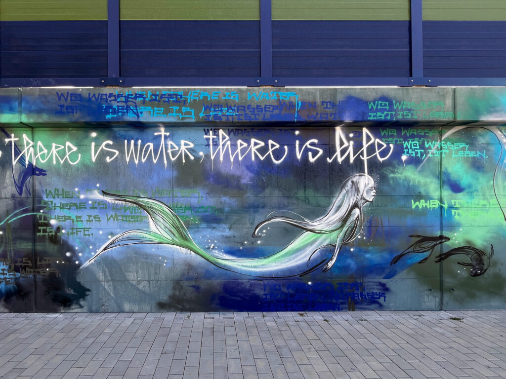 When there is water, there is life – Wandbild von Hera und Case in Bad Vilbel (2026)