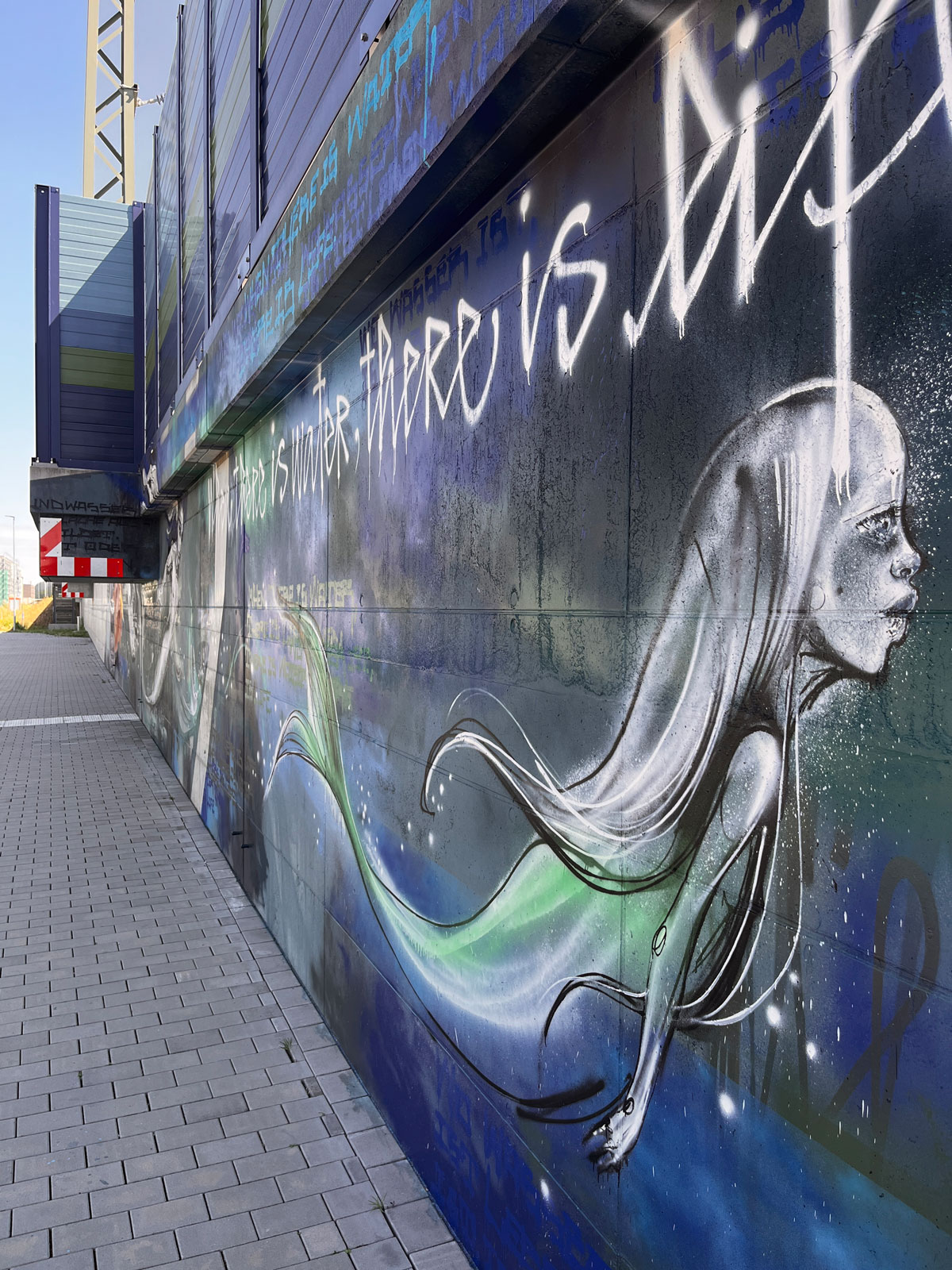 When there is water, there is life – Wandbild von Hera und Case in Bad Vilbel (2026)
